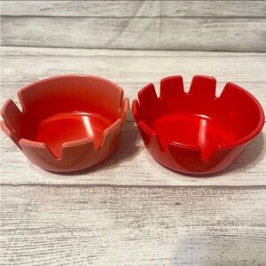 Tablecraft 263 Round Orange Plastic Vintage Ashtrays (2)
